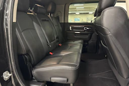 musta Dodge RAM 2018 kuva 13.