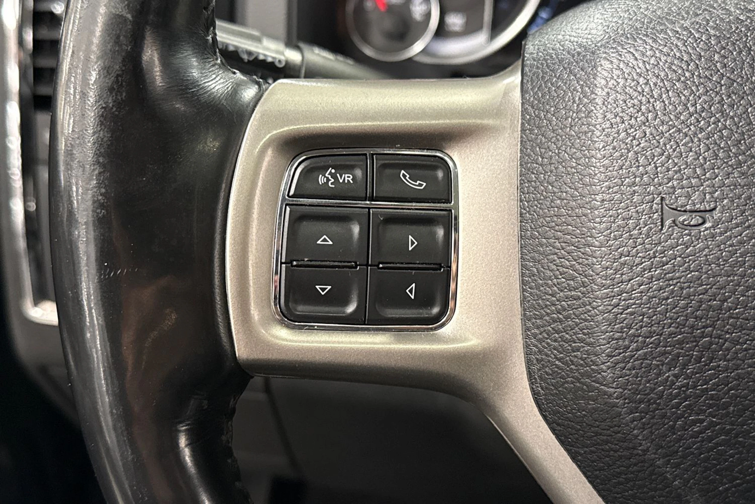 musta Dodge RAM 2018 kuva 18.