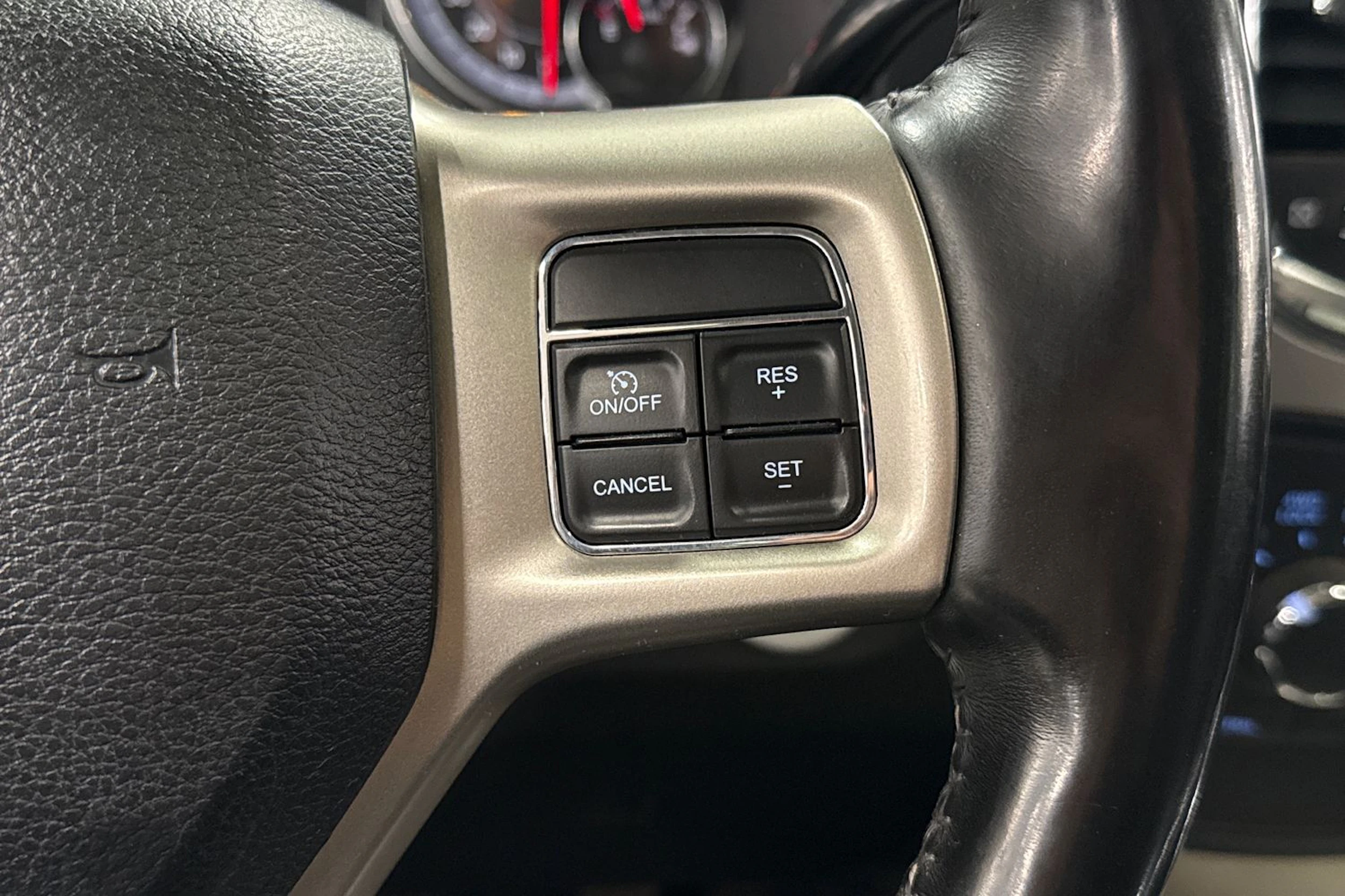musta Dodge RAM 2018 kuva 19.