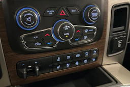 musta Dodge RAM 2018 kuva 24.