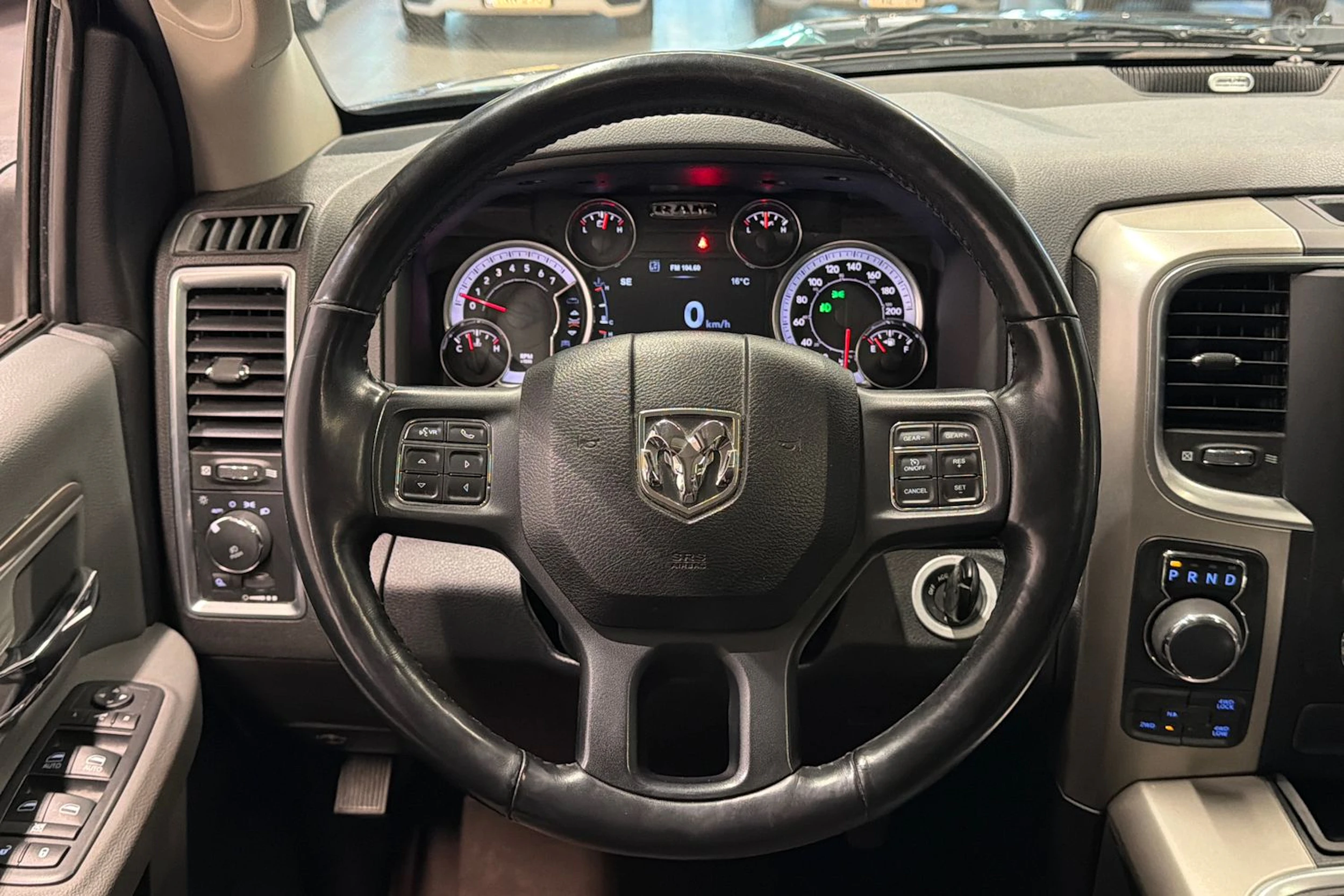 musta Dodge RAM 2019 kuva 24.