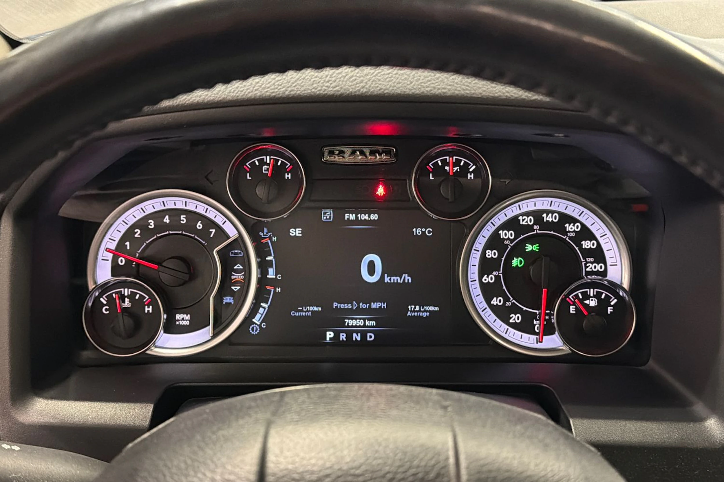 musta Dodge RAM 2019 kuva 28.