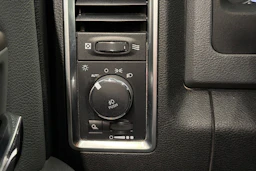 musta Dodge RAM 2019 kuva 32.