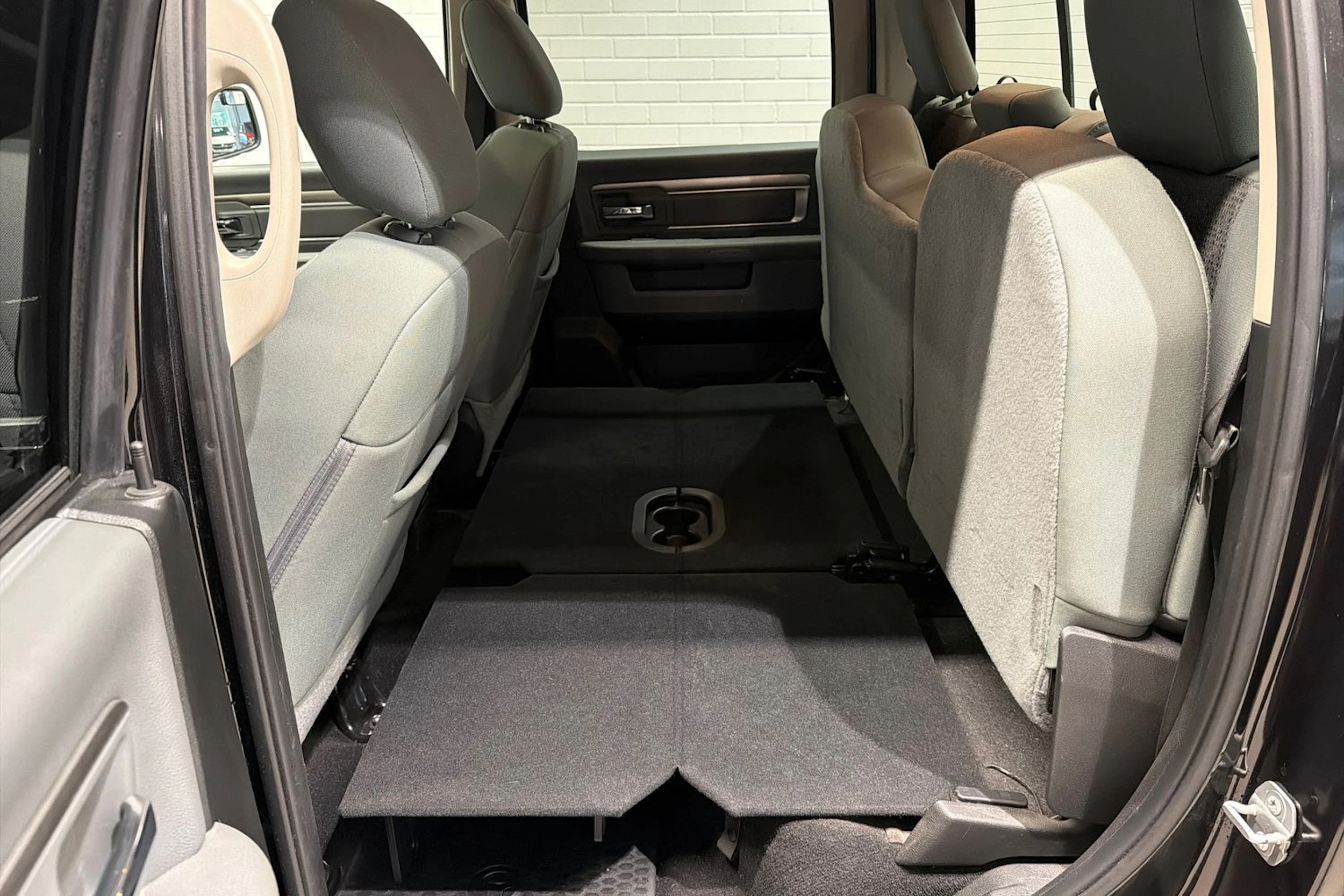 musta Dodge RAM 2019 kuva 33.