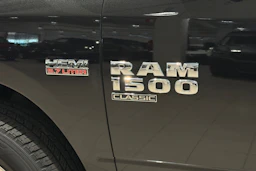 musta Dodge RAM 2019 kuva 41.