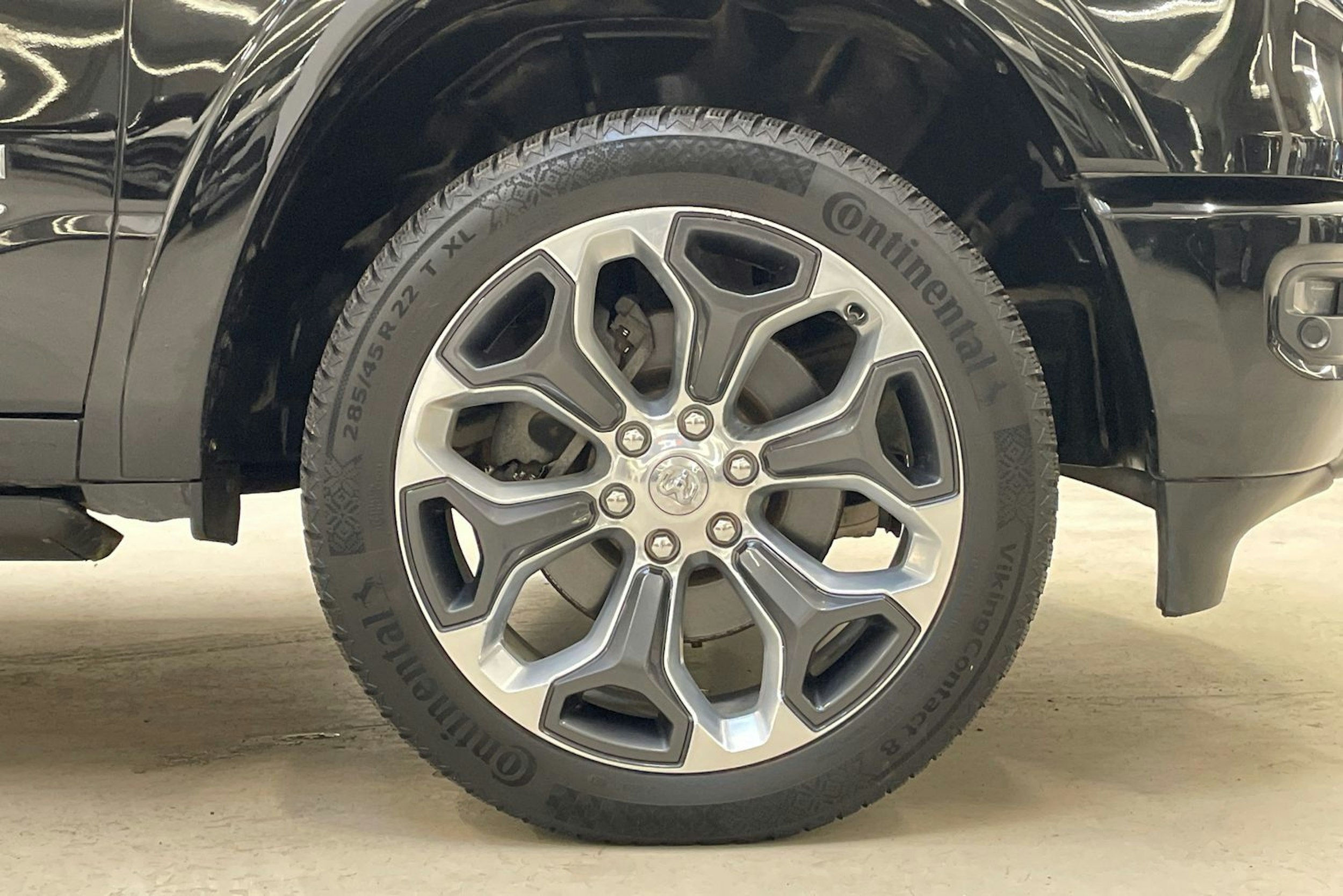 musta Dodge RAM 2019 kuva 11.