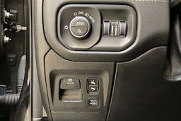 musta Dodge RAM 2019 kuva 17.