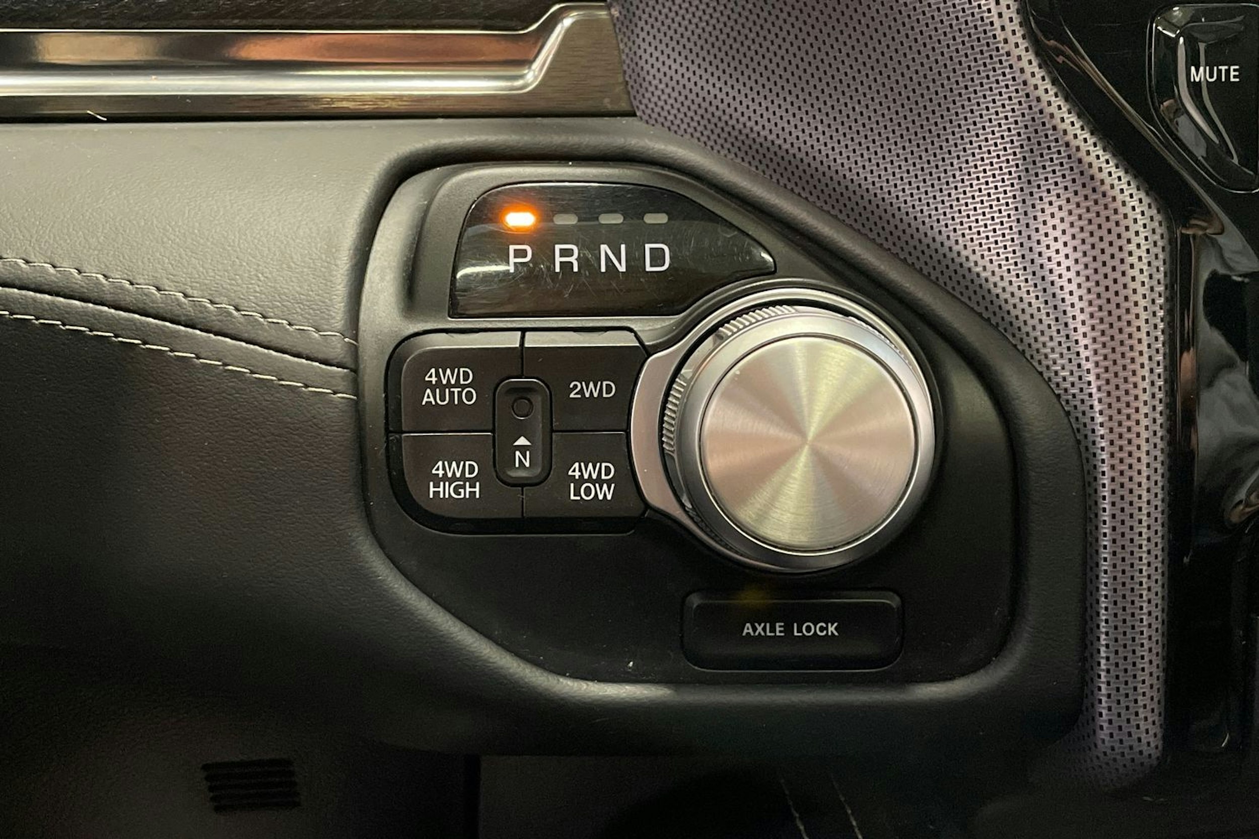 musta Dodge RAM 2019 kuva 21.