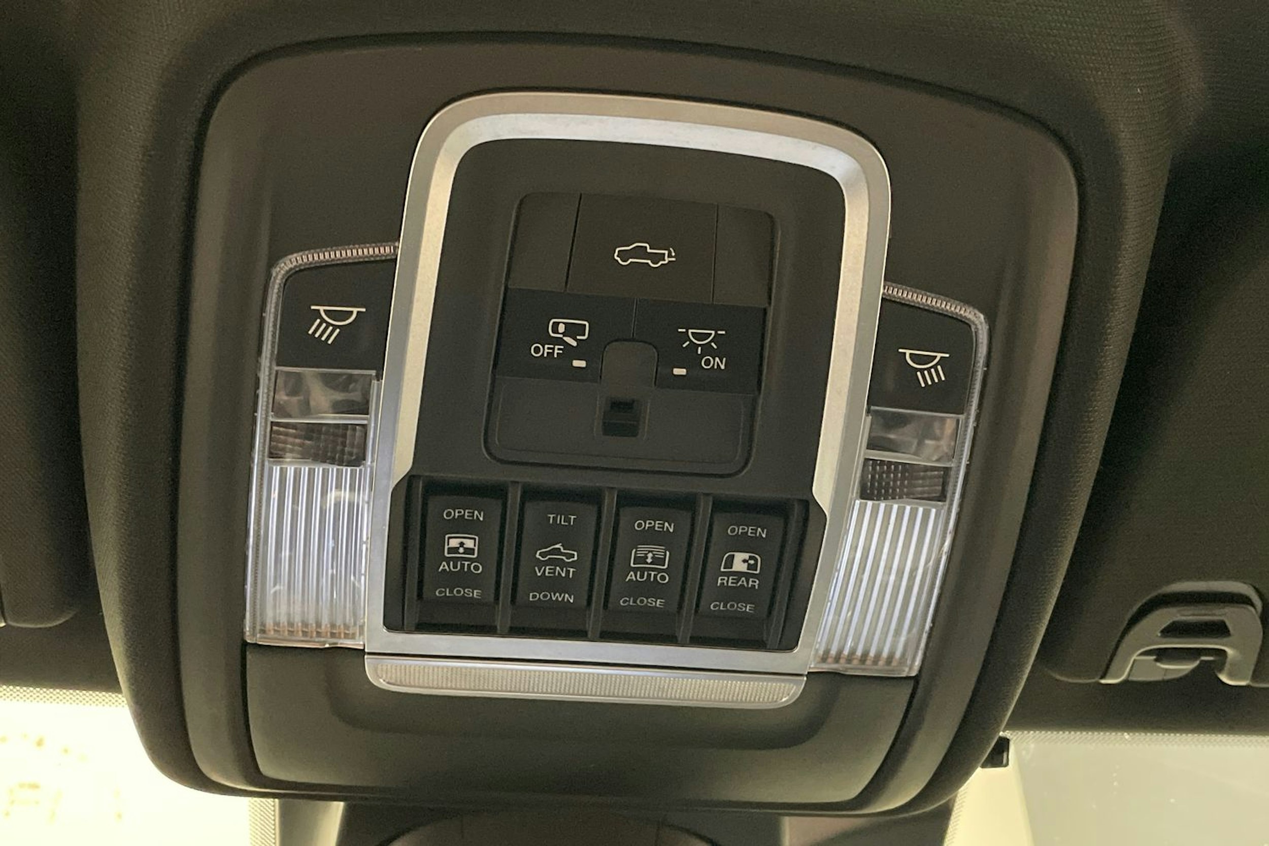 musta Dodge RAM 2019 kuva 27.