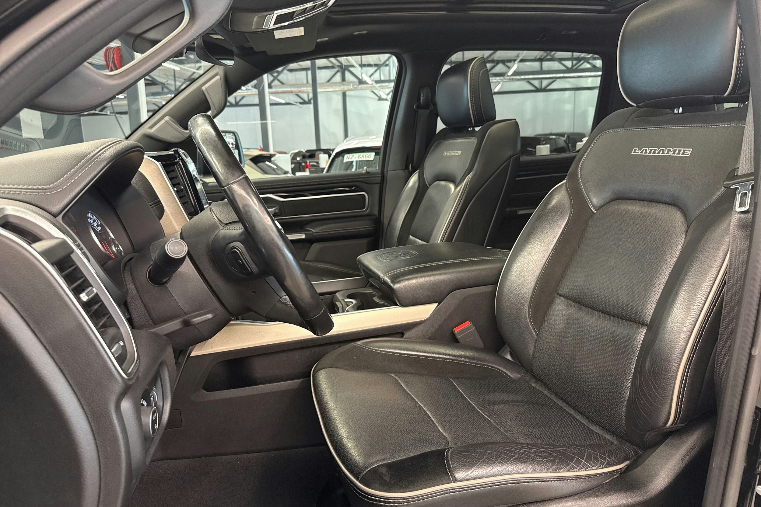 musta Dodge RAM 2019 kuva 24.