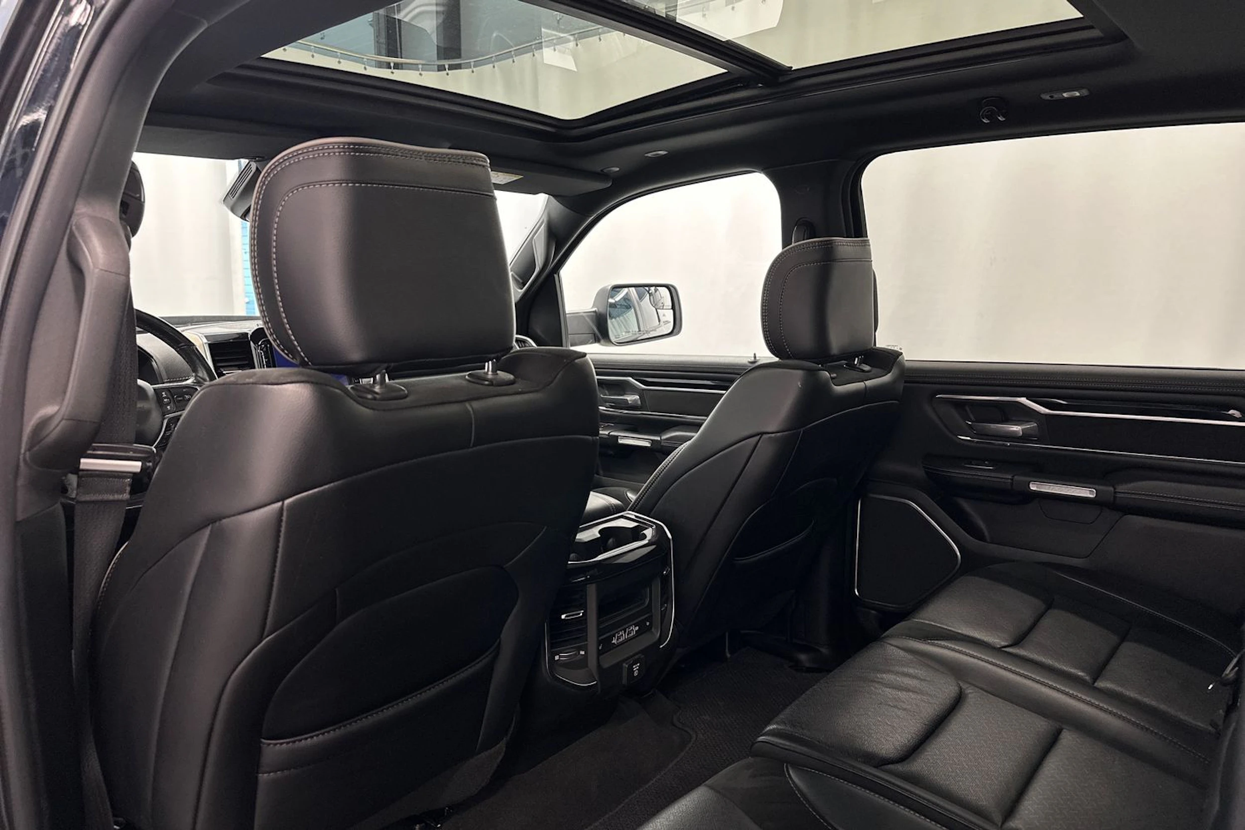musta Dodge RAM 2019 kuva 31.