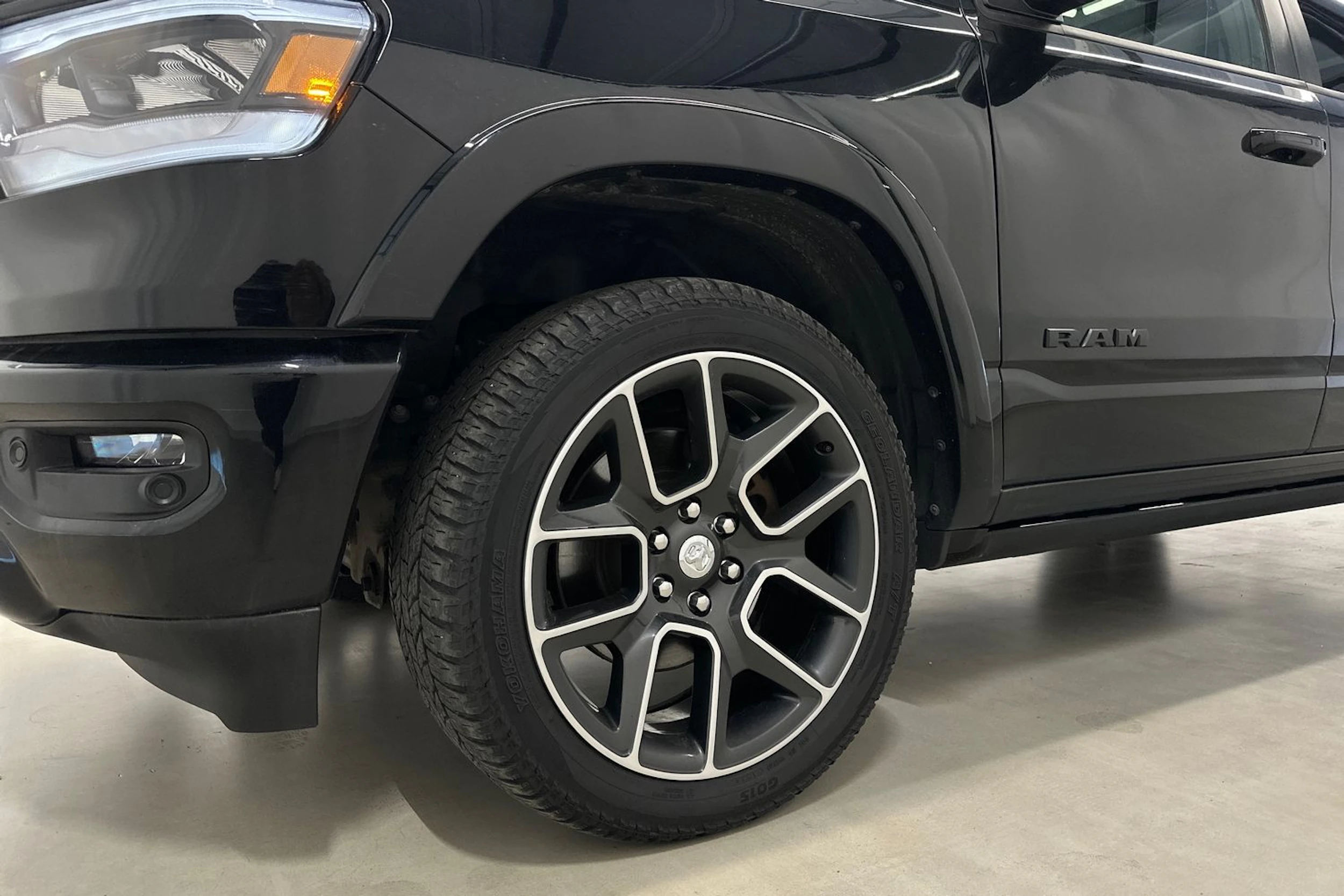musta Dodge RAM 2019 kuva 38.
