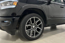 musta Dodge RAM 2019 kuva 38.