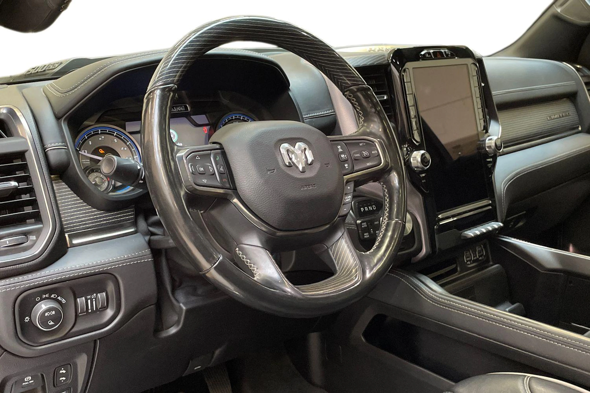 musta Dodge RAM 2020 kuva 9.