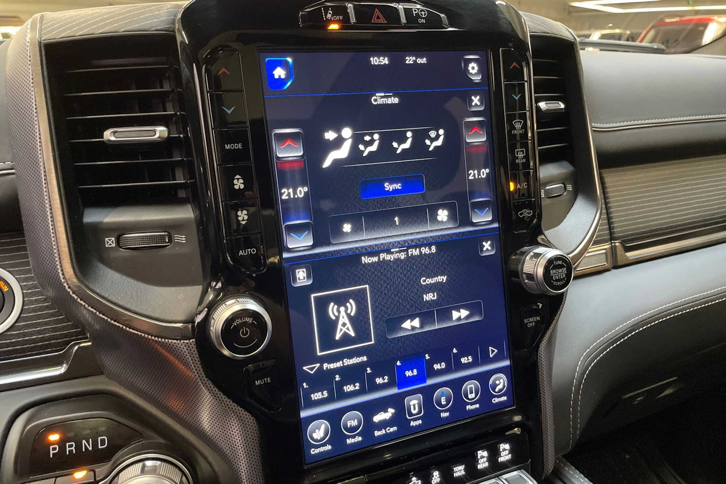 musta Dodge RAM 2020 kuva 28.
