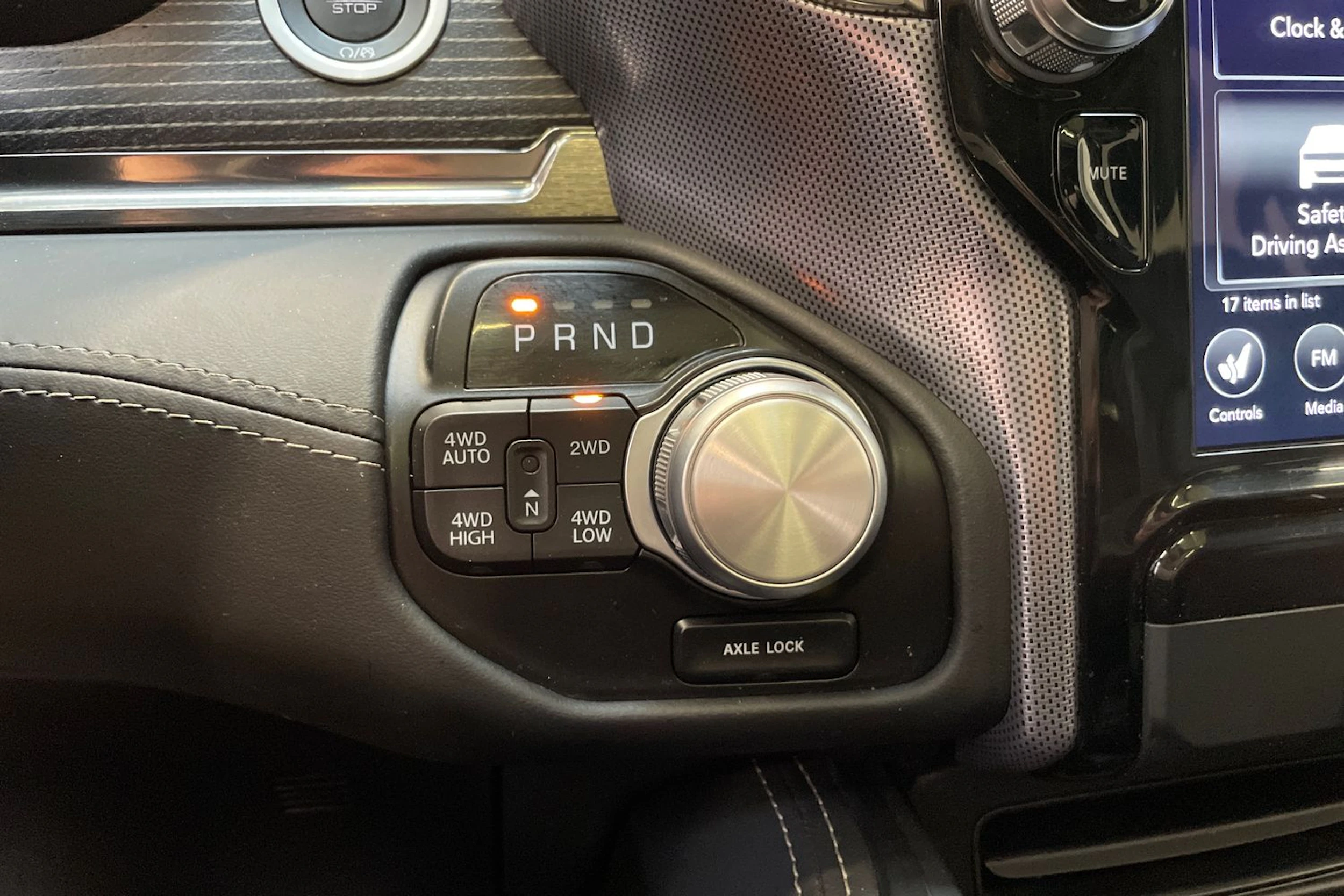musta Dodge RAM 2020 kuva 33.