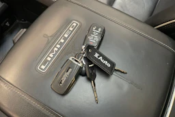 musta Dodge RAM 2020 kuva 40.