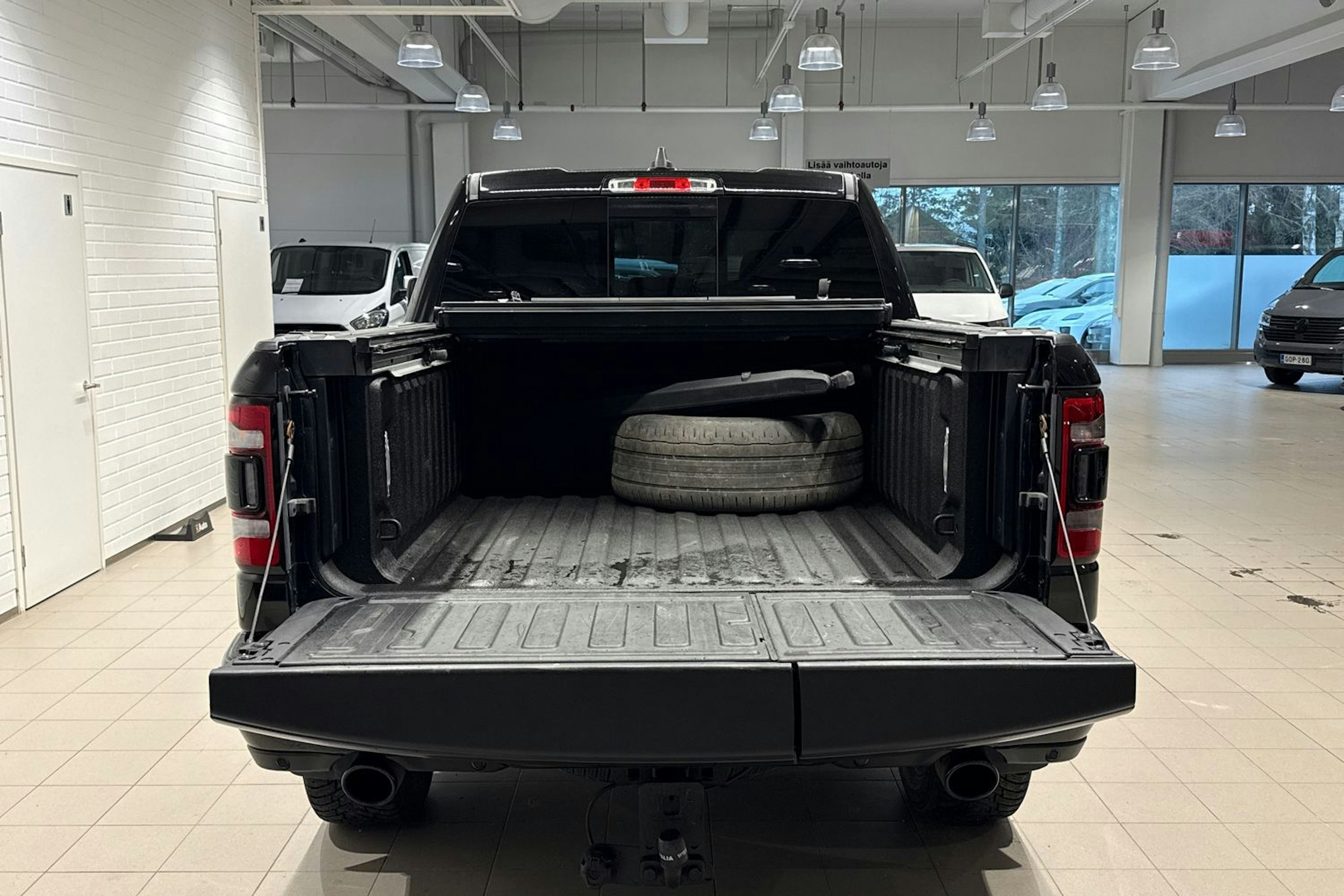 musta Dodge RAM 2020 kuva 10.