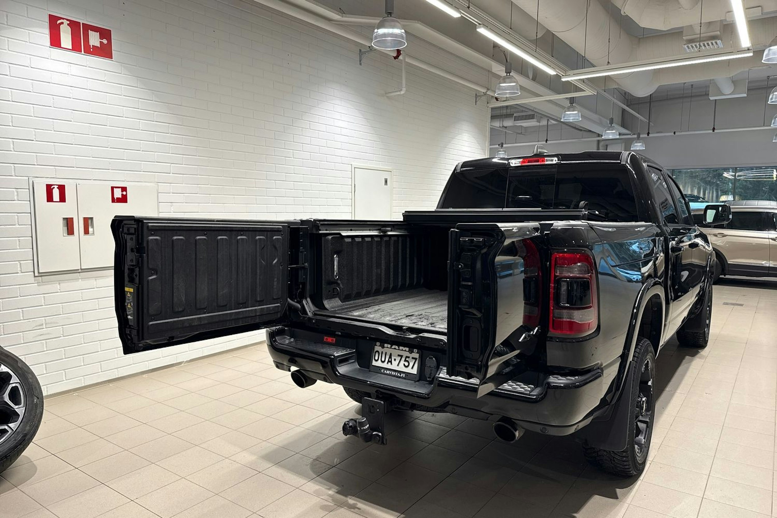 musta Dodge RAM 2020 kuva 11.