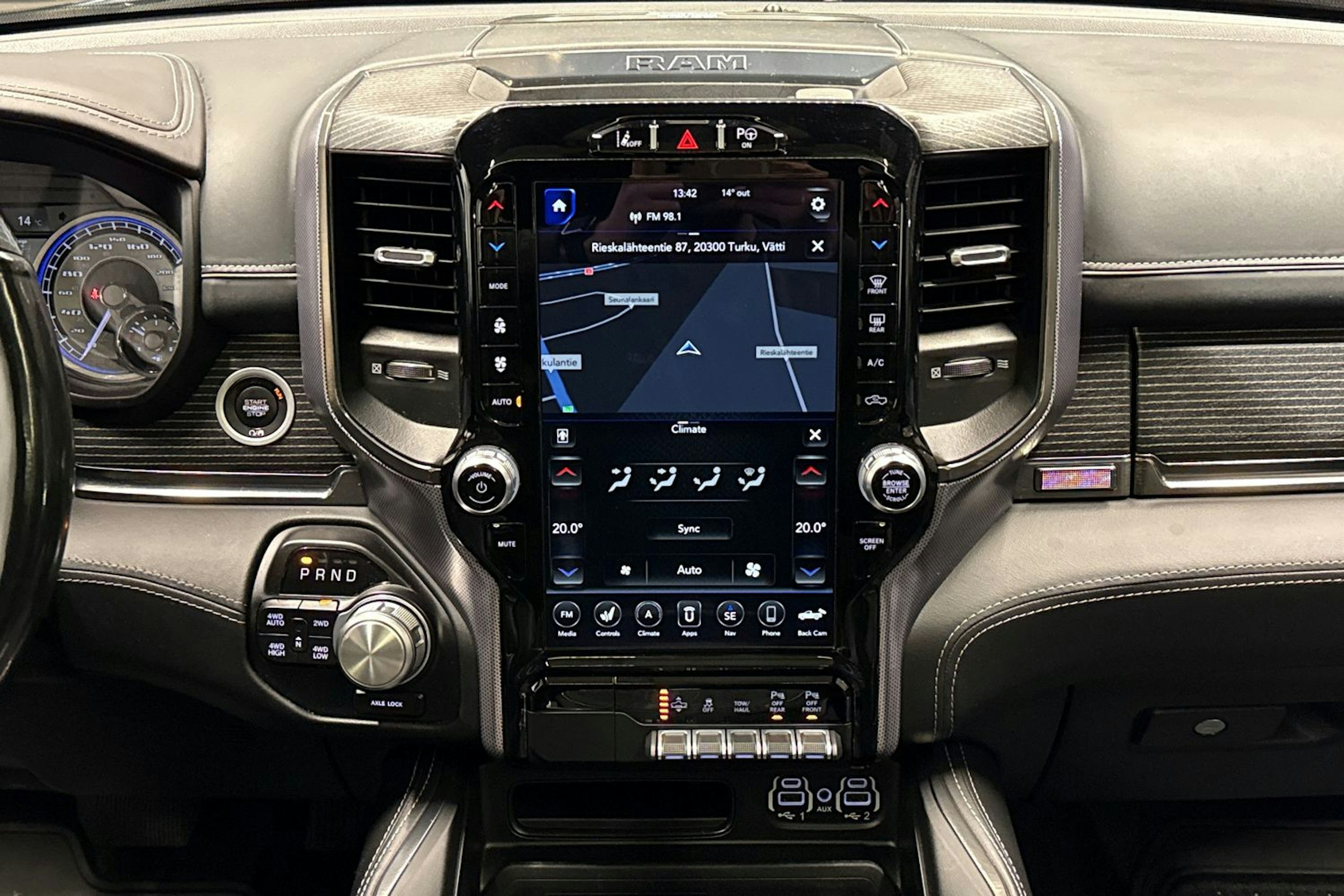 musta Dodge RAM 2020 kuva 14.