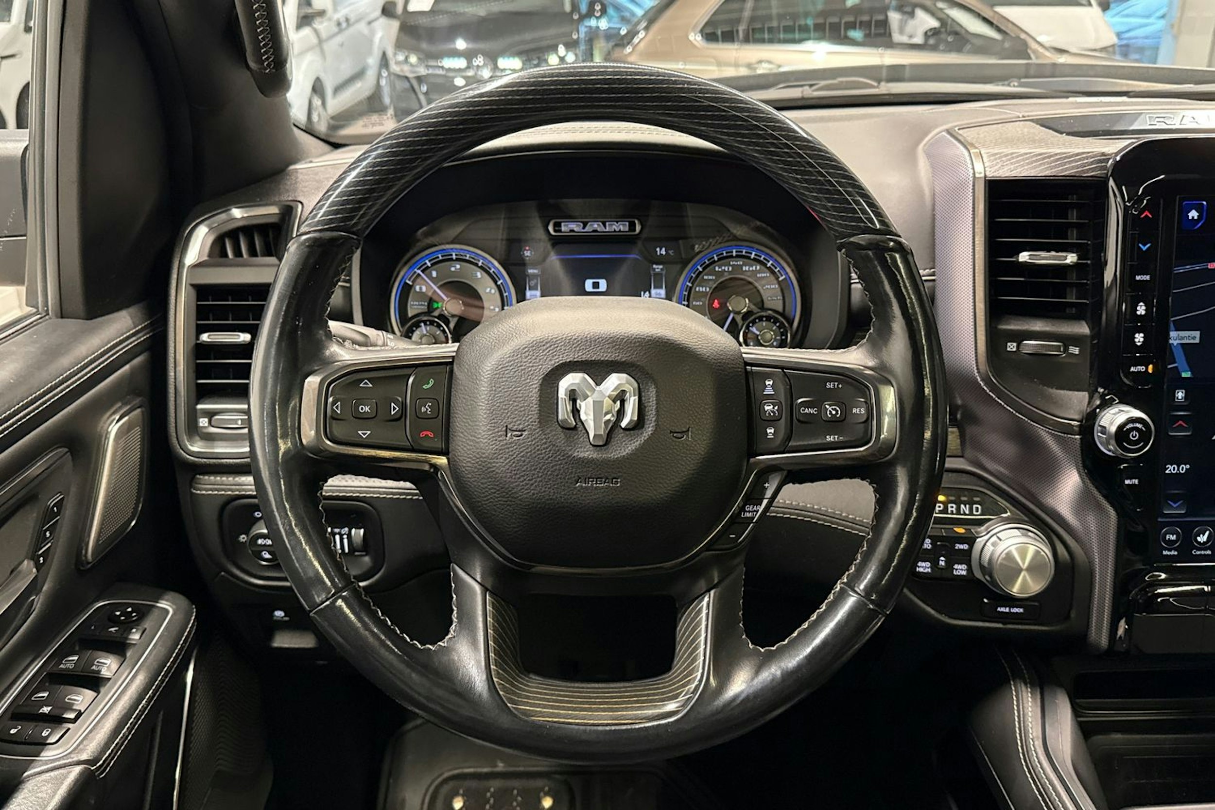 musta Dodge RAM 2020 kuva 15.