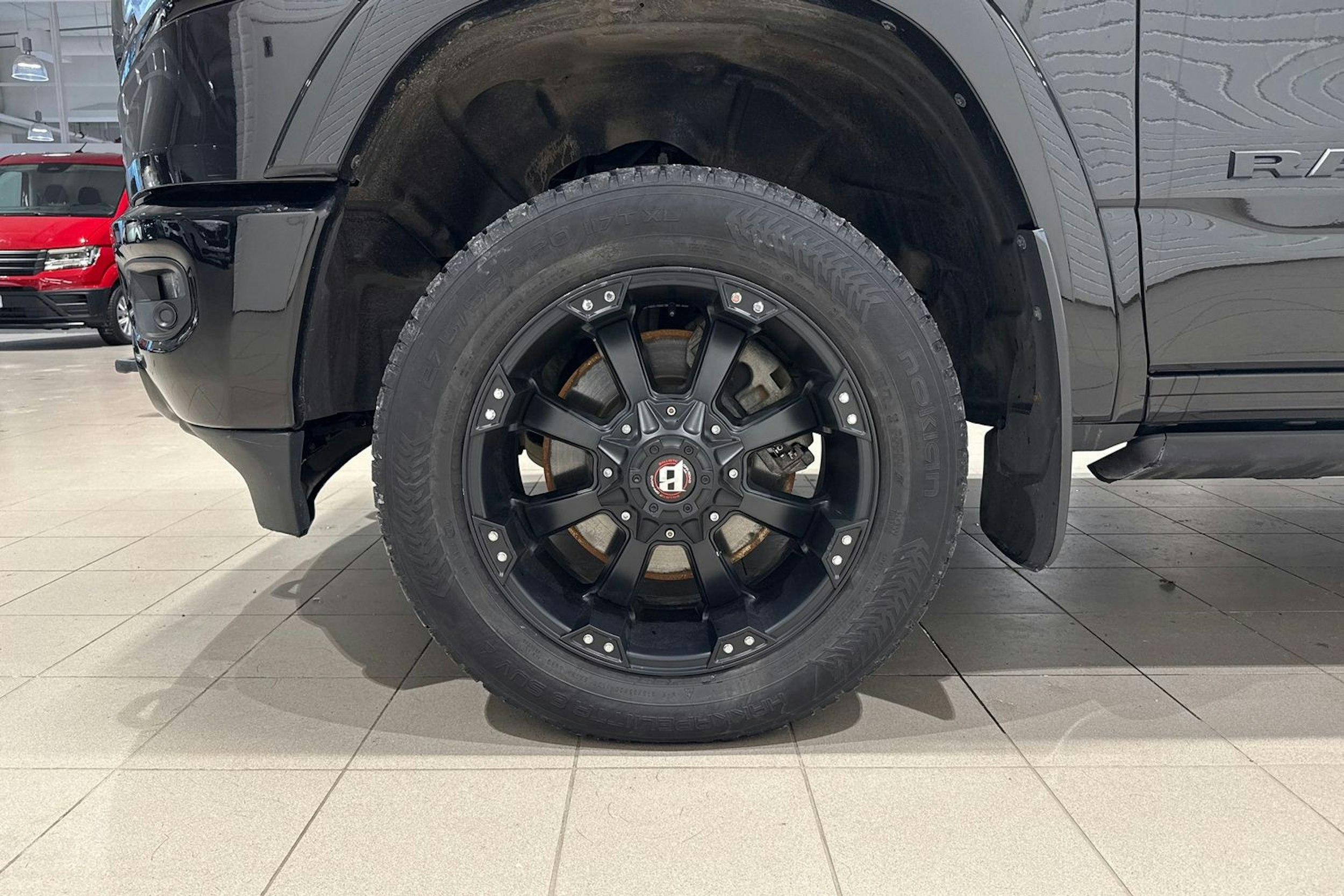 musta Dodge RAM 2020 kuva 35.