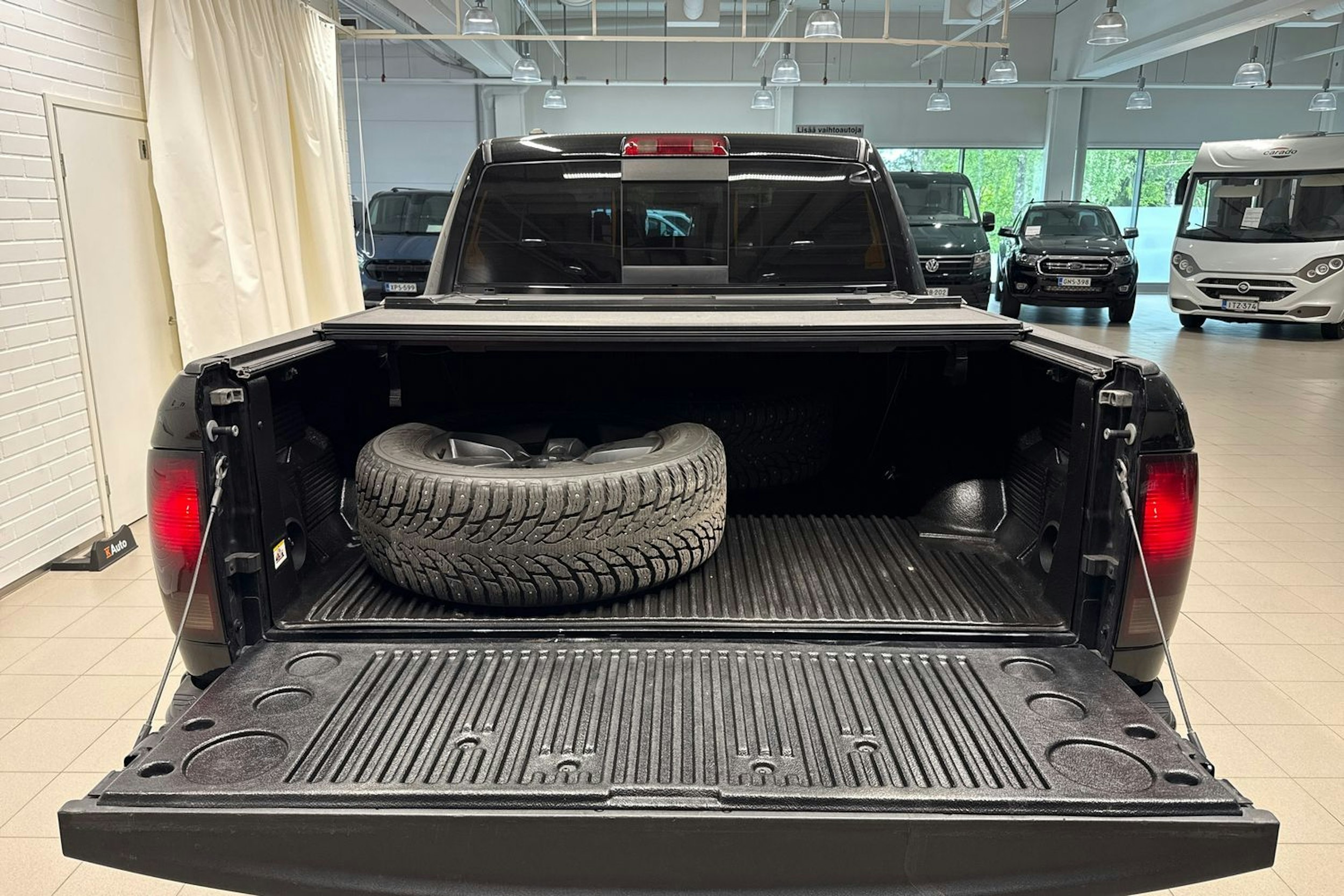 musta Dodge RAM 2020 kuva 18.