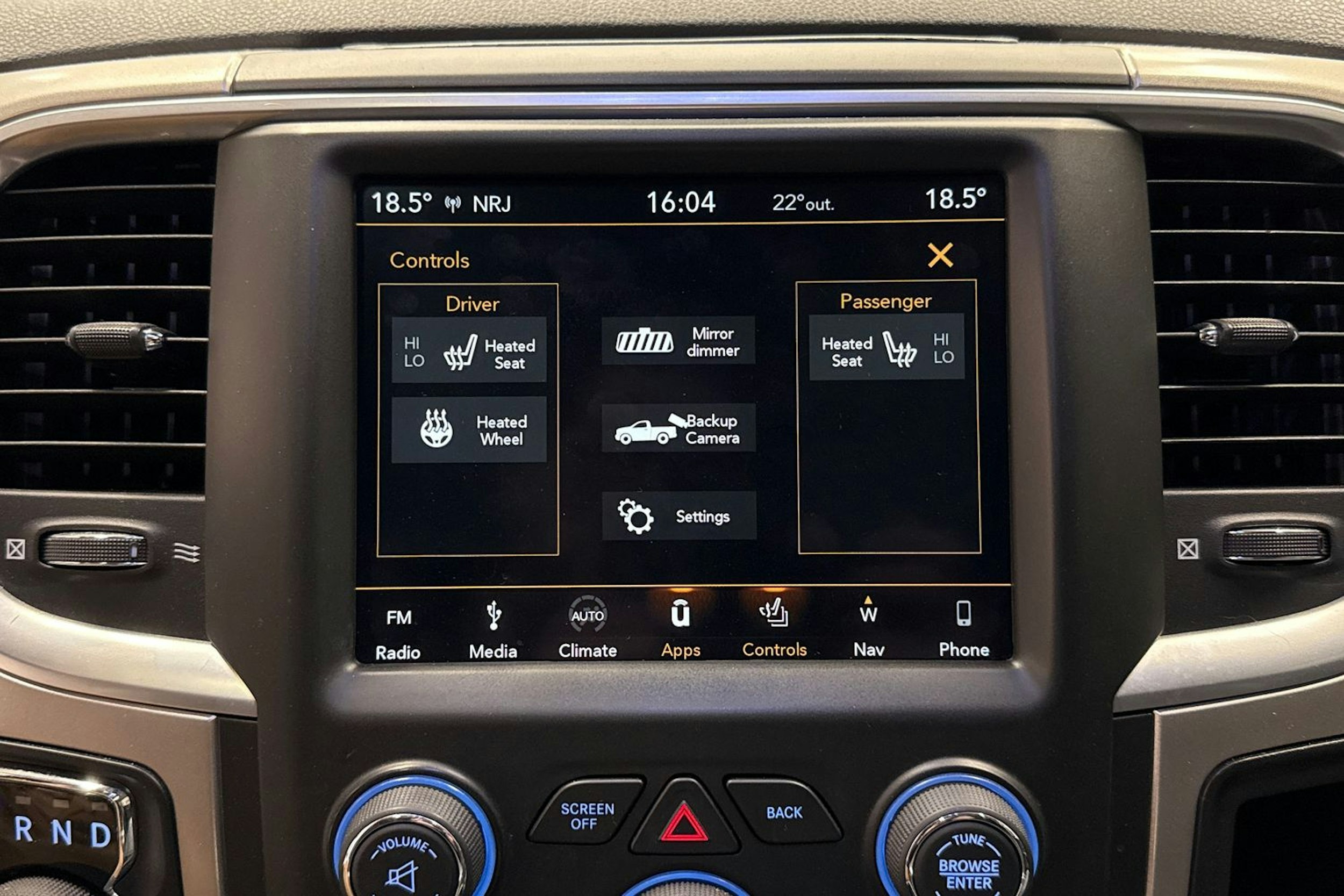 musta Dodge RAM 2020 kuva 26.