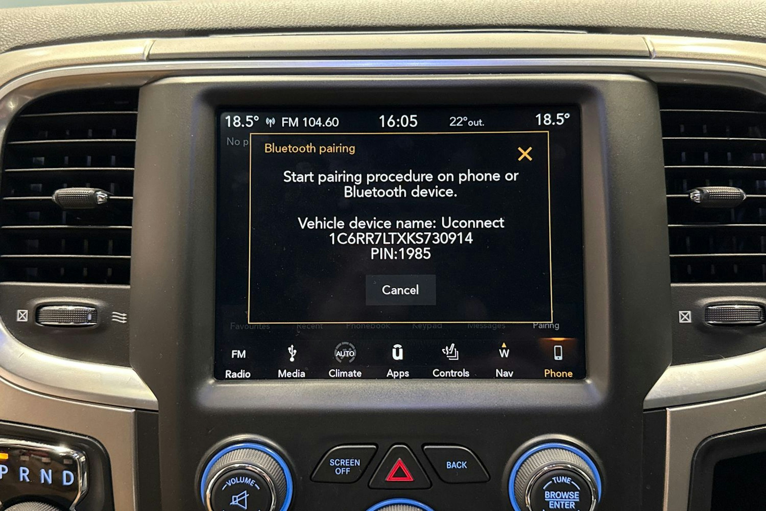 musta Dodge RAM 2020 kuva 28.