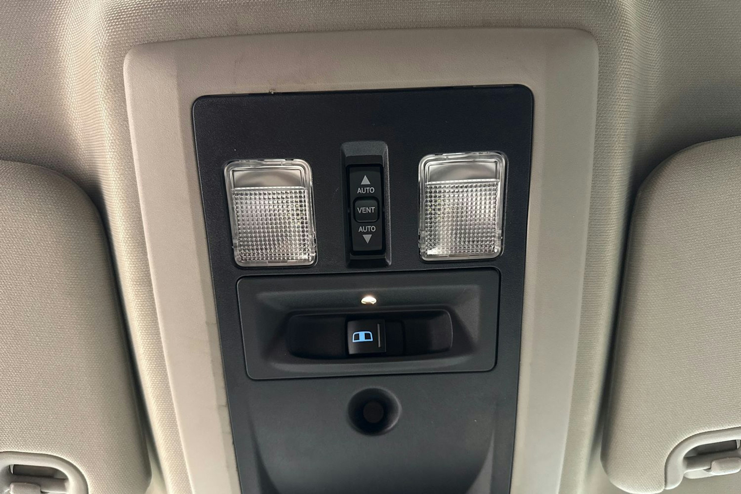 musta Dodge RAM 2020 kuva 31.