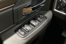 musta Dodge RAM 2020 kuva 34.