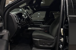 musta Dodge RAM 2021 kuva 16.