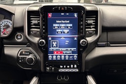 musta Dodge RAM 2021 kuva 18.