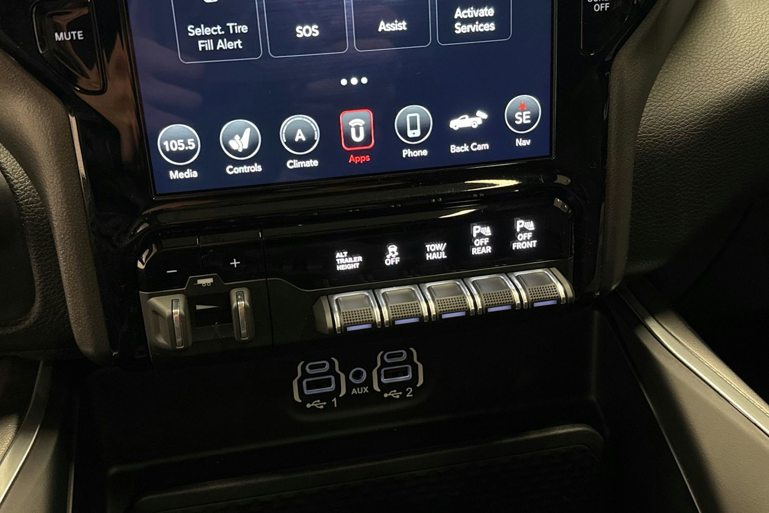 musta Dodge RAM 2021 kuva 28.