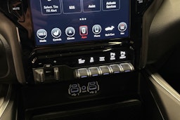 musta Dodge RAM 2021 kuva 28.