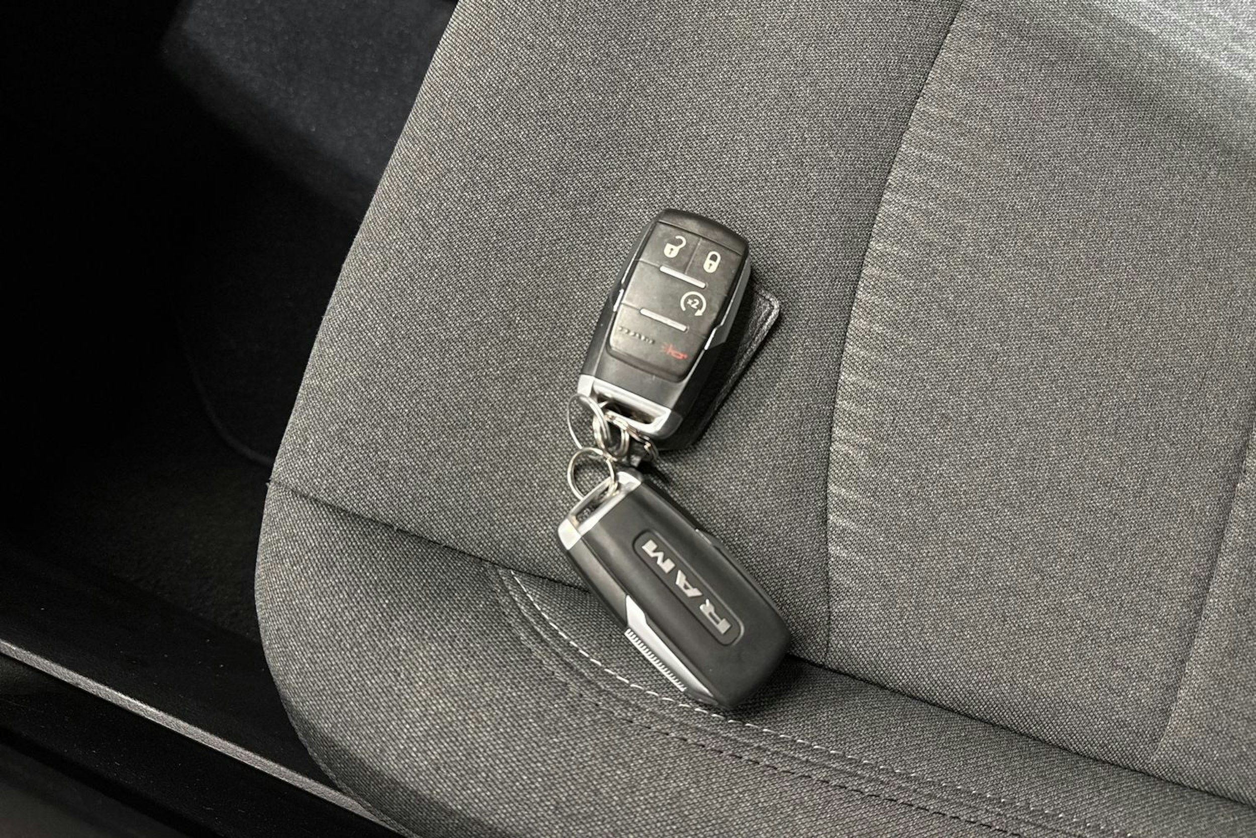 musta Dodge RAM 2021 kuva 29.