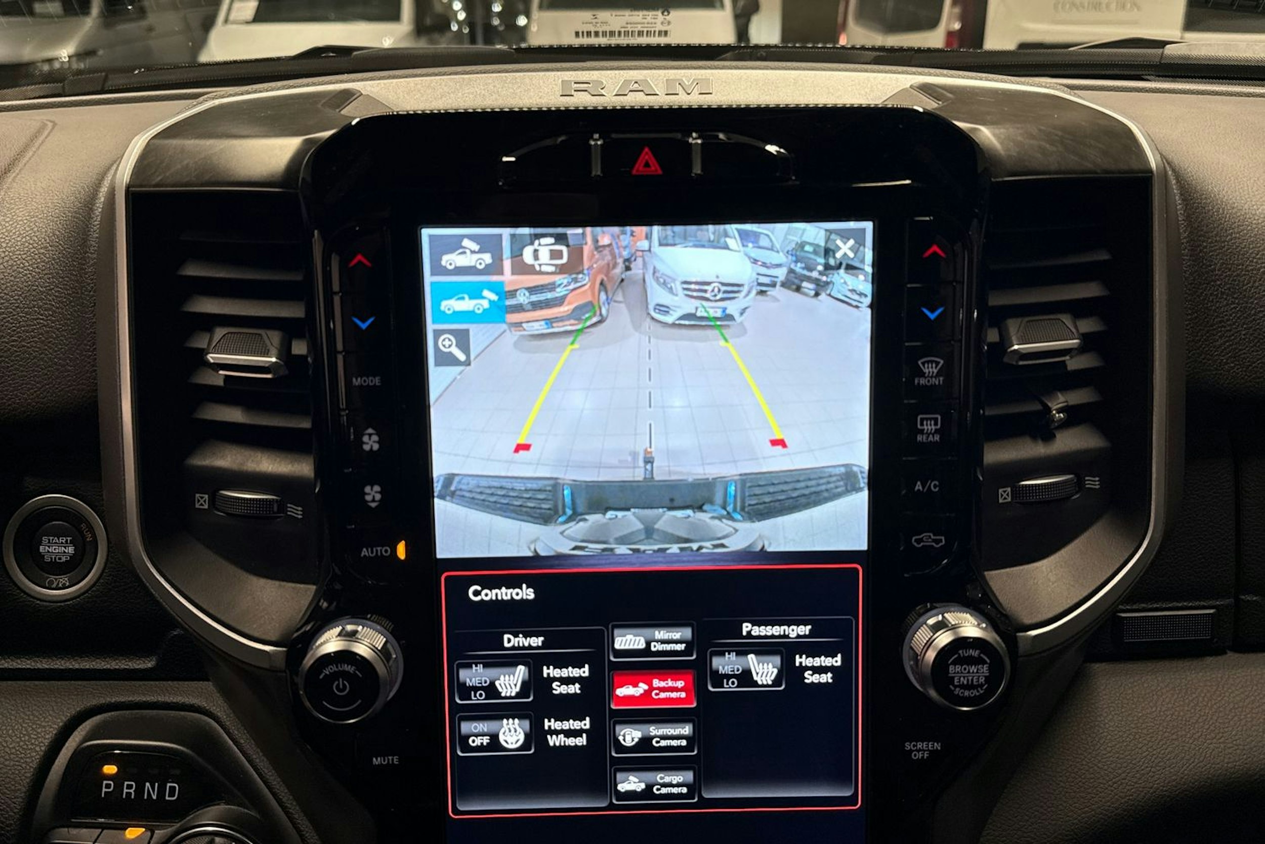 musta Dodge RAM 2021 kuva 38.