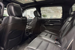 punainen Dodge RAM 2022 kuva 5.