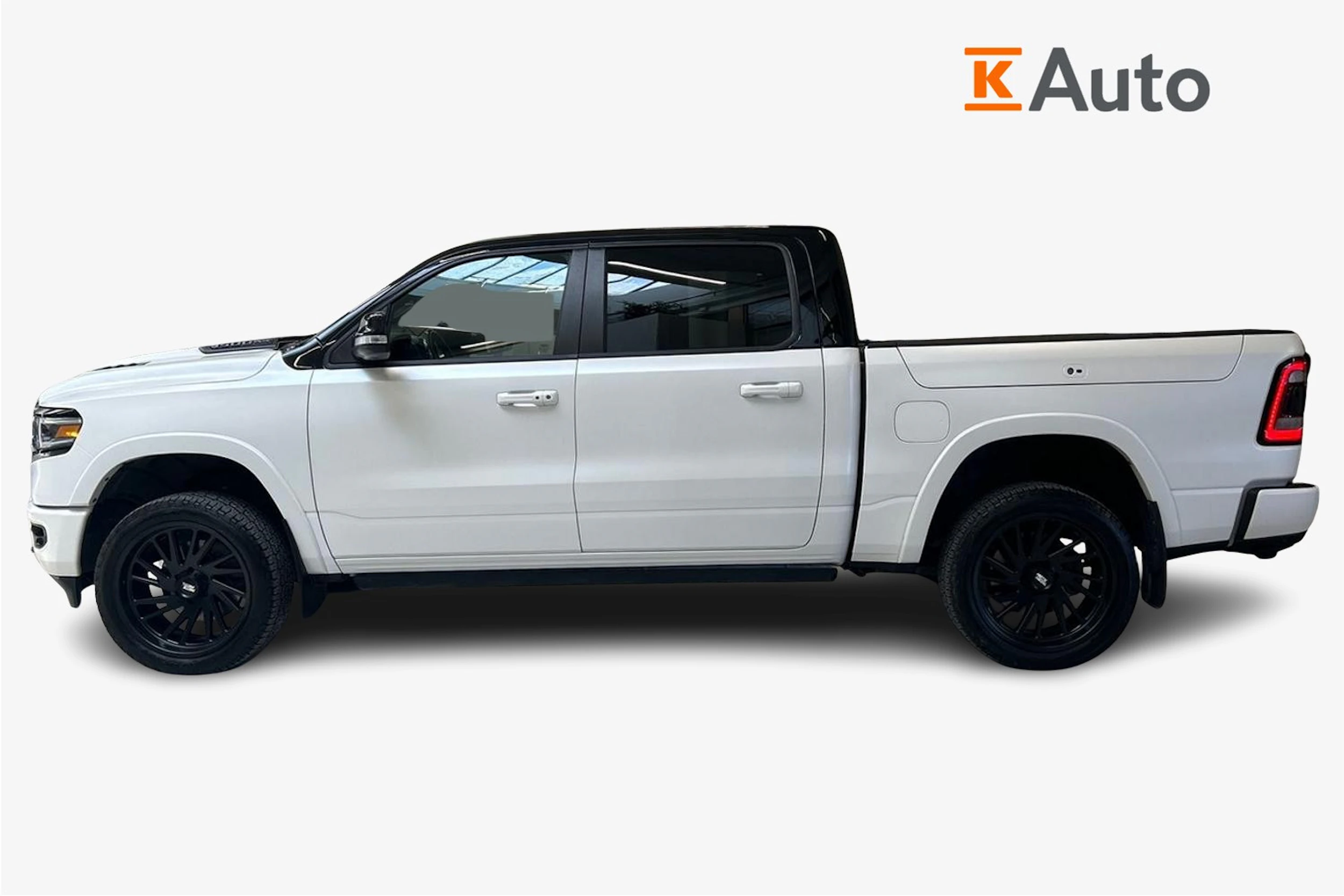 valkoinen Dodge RAM 2022 kuva 7.