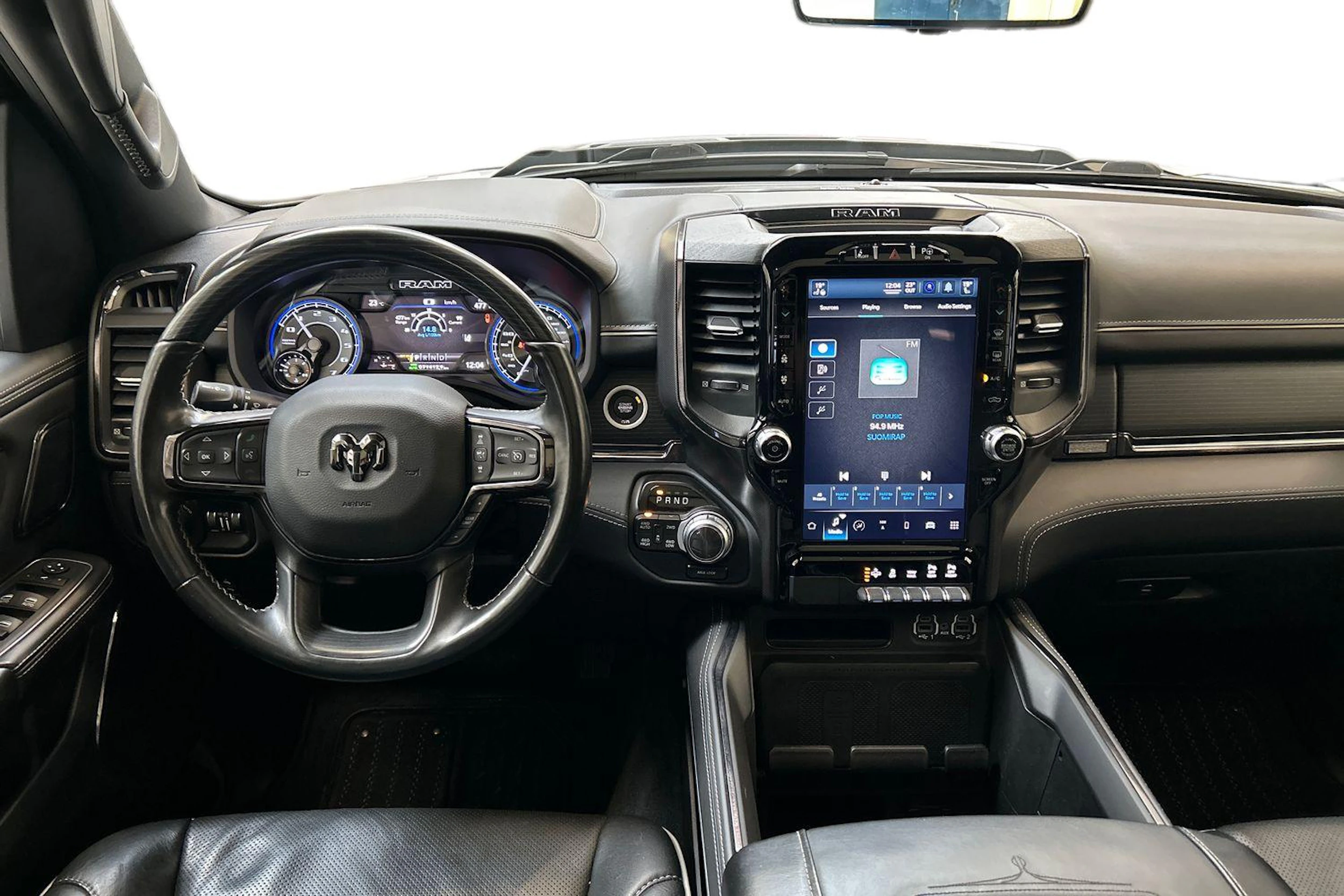 valkoinen Dodge RAM 2022 kuva 9.