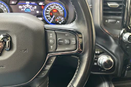 valkoinen Dodge RAM 2022 kuva 17.