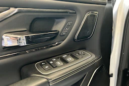 valkoinen Dodge RAM 2022 kuva 25.