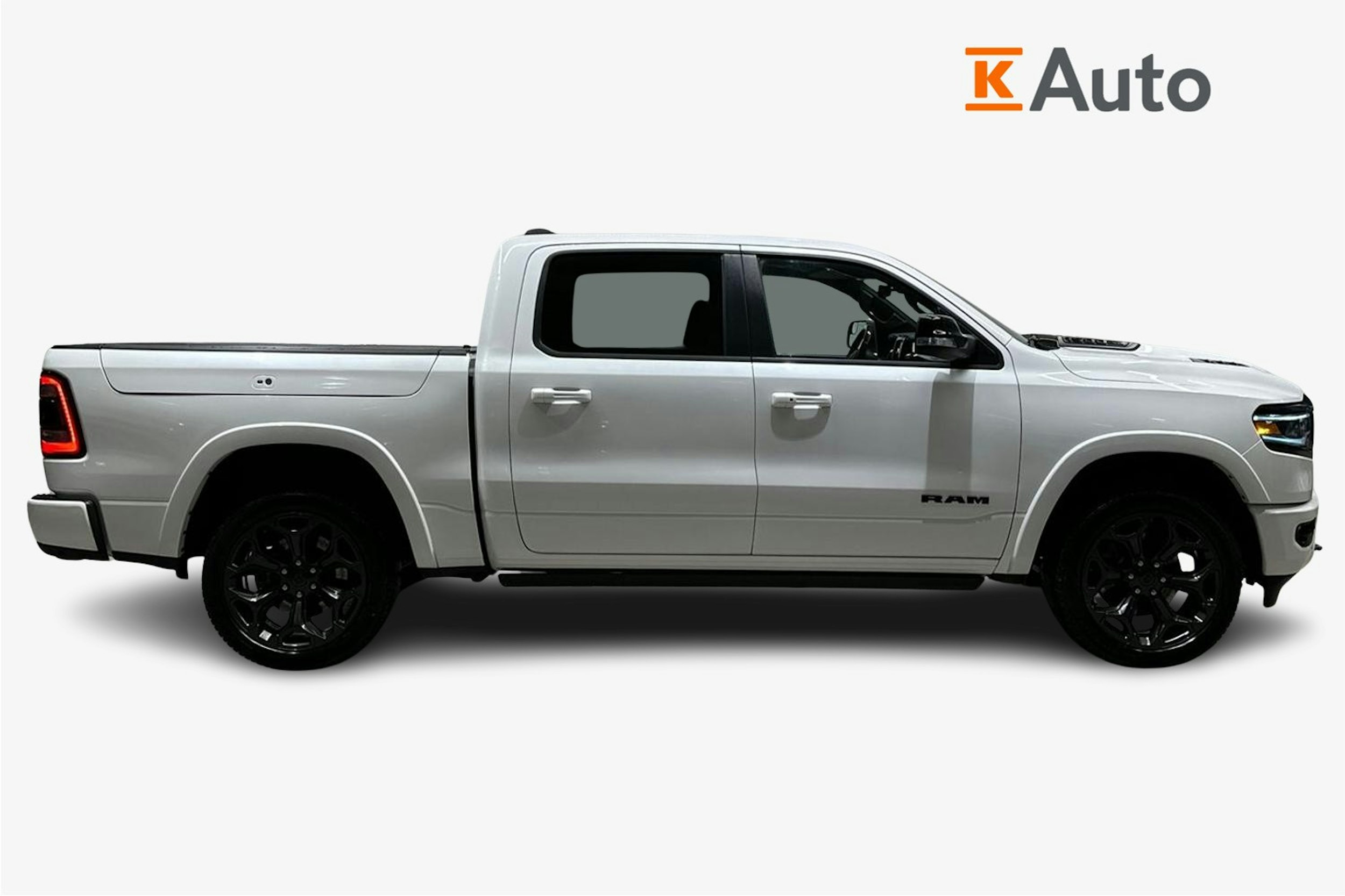 valkoinen Dodge RAM 2022 kuva 5.