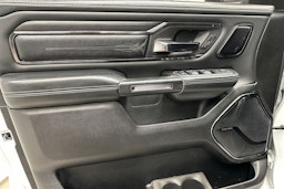 valkoinen Dodge RAM 2022 kuva 11.