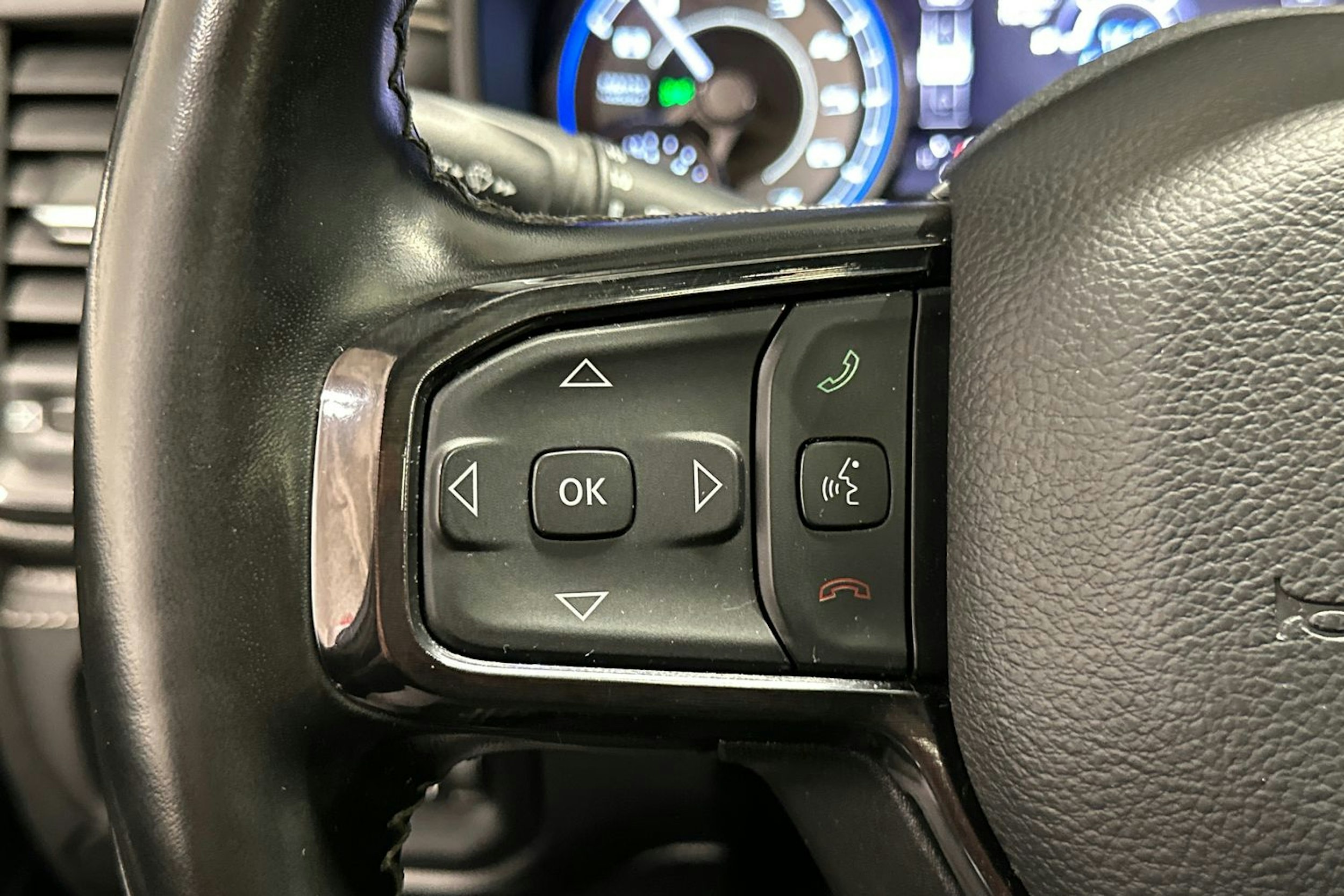 valkoinen Dodge RAM 2022 kuva 14.