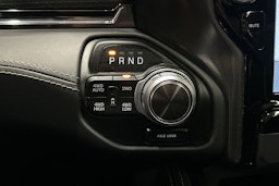 valkoinen Dodge RAM 2022 kuva 16.