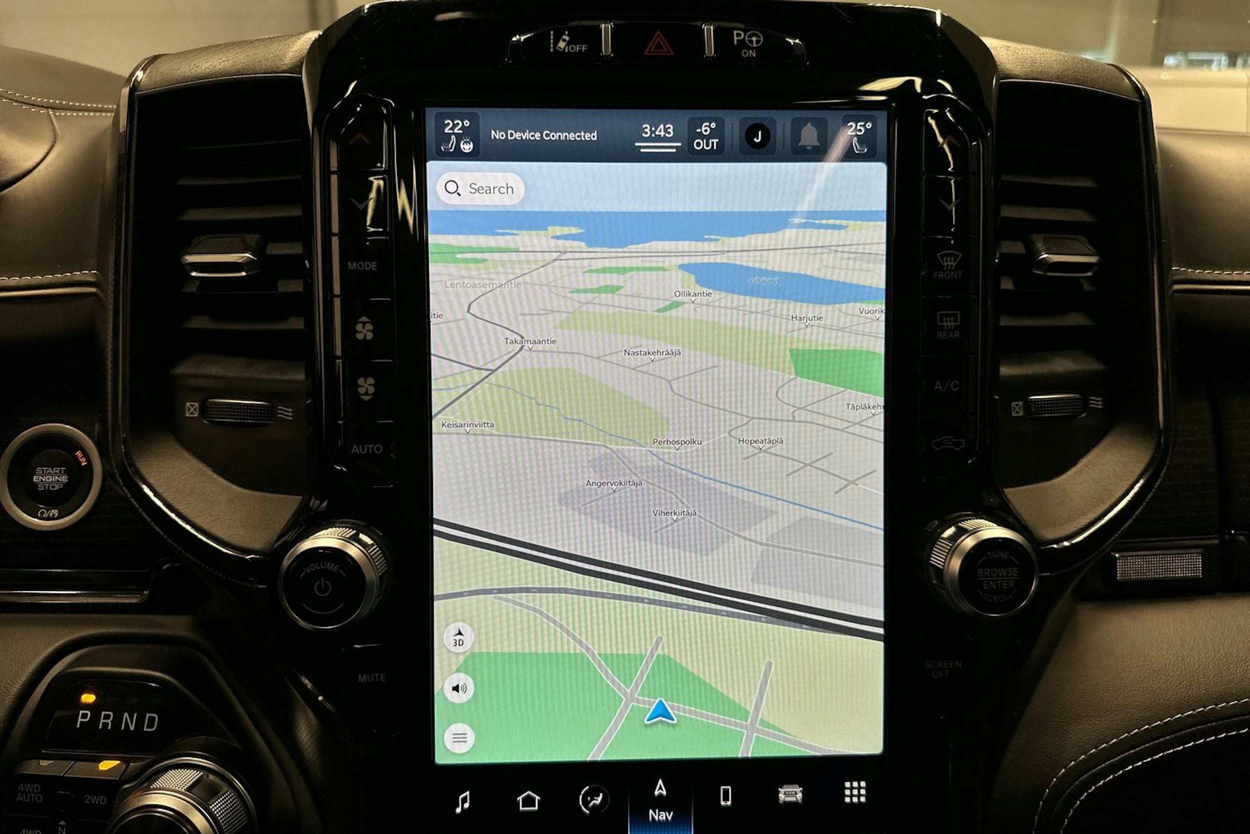 valkoinen Dodge RAM 2022 kuva 19.