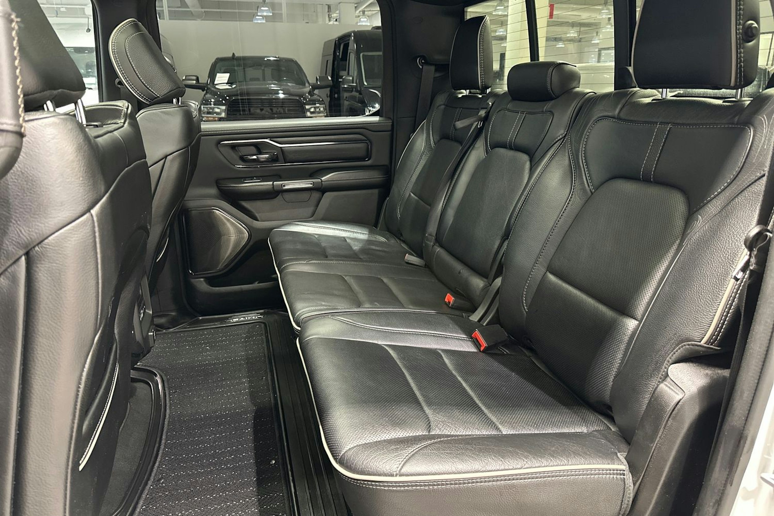 valkoinen Dodge RAM 2022 kuva 25.