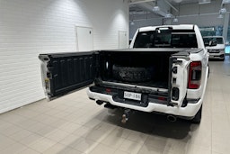 valkoinen Dodge RAM 2022 kuva 33.