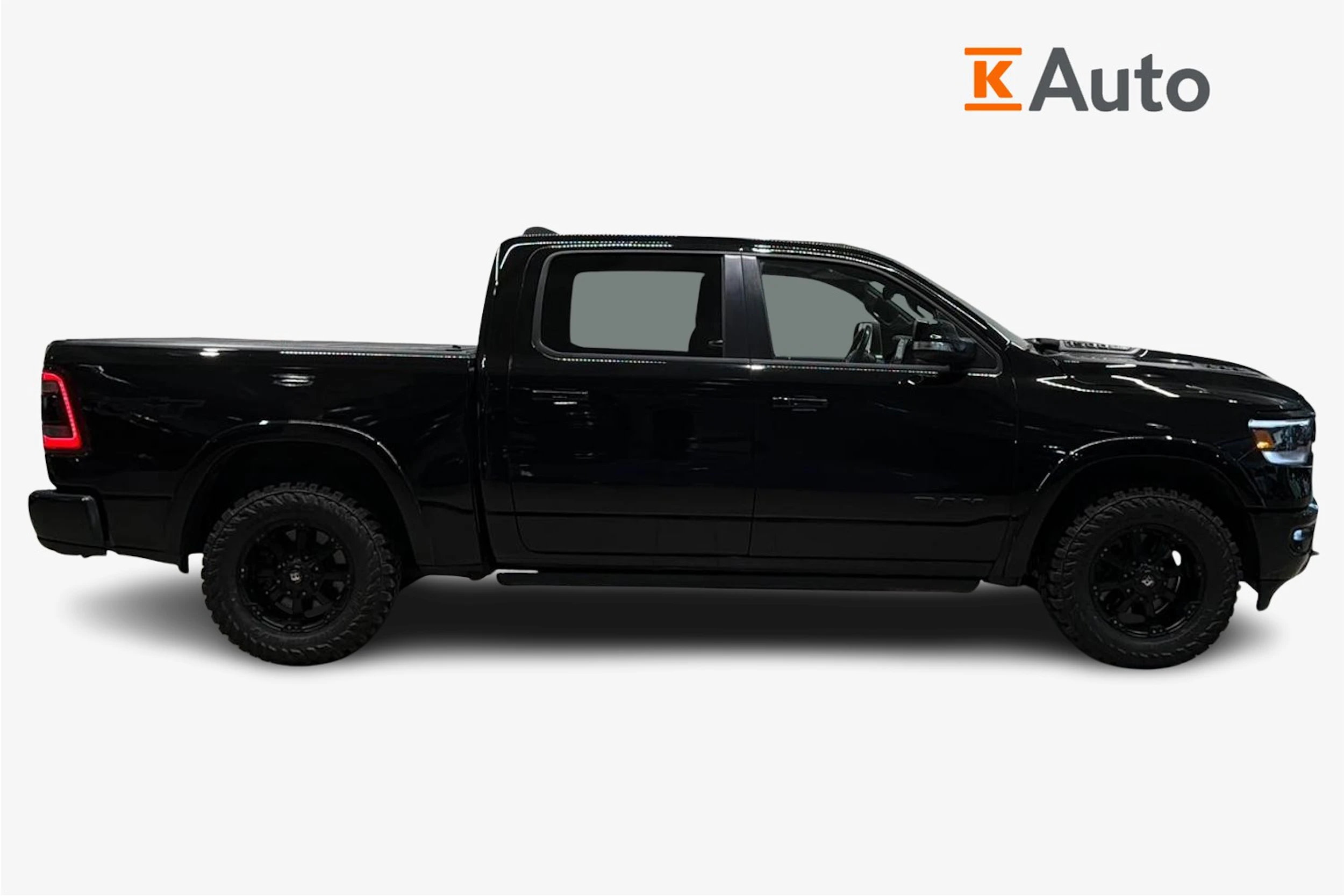 musta Dodge RAM 2023 kuva 7.